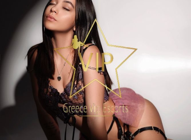 ESCORT-ATHENS-CHLOE-SEXY-PETITE-ESCORTS-08